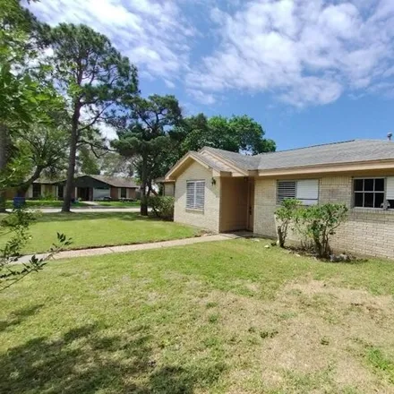 Buy this 4 bed house on 2248 24th Avenue North in Texas City, TX 77590