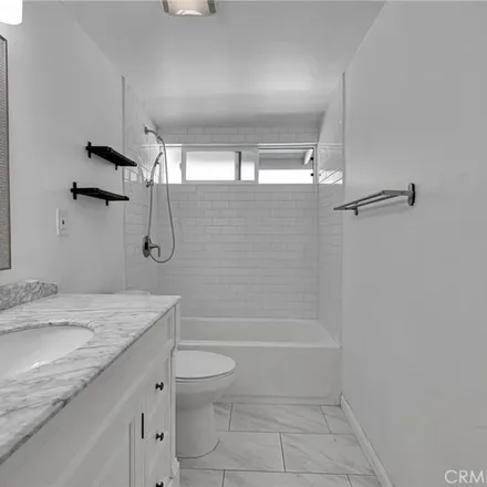 Image 1 - Alley ‎80224, Los Angeles, CA 91306, USA - Apartment for rent
