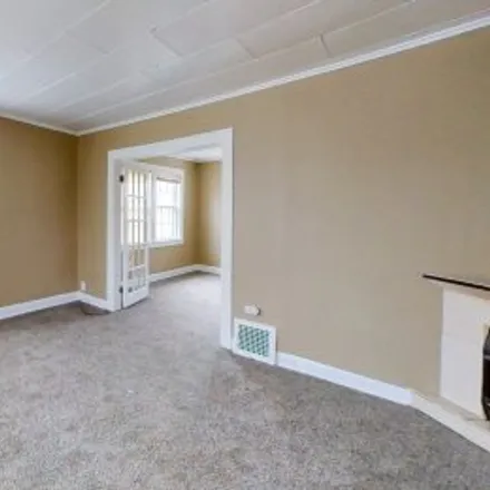 Rent this 3 bed apartment on 1810 Bagley Street in Mott Park, Flint