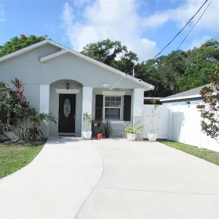 Rent this 3 bed house on 811 Hoffman Boulevard in Hillsborough County, FL 33612