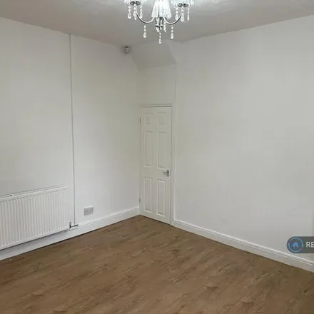 Image 3 - Florence Terrace, Morley, LS27 8AW, United Kingdom - House for rent