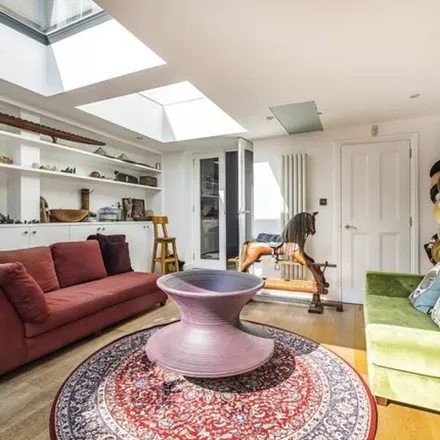 Image 7 - Copes, 778 Fulham Road, London, SW6 5SF, United Kingdom - Townhouse for rent