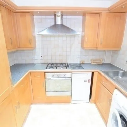 Rent this 2 bed apartment on 115 Clapham Road in Stockwell Park, London