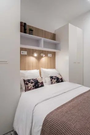 Rent this 1 bed apartment on Calle de la Sombrerería in 6, 28012 Madrid