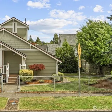 Buy this 3 bed house on 806 Broadway Ave in Bremerton, Washington