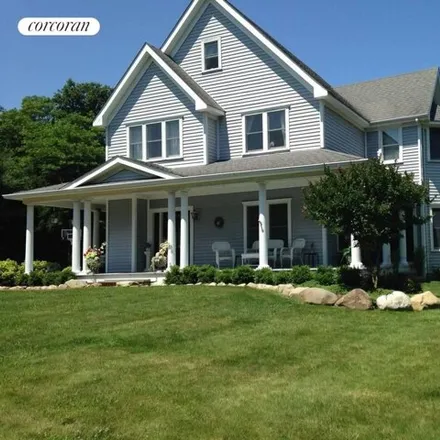 Rent this 4 bed house on 3965 Grand Avenue in Mattituck, Southold