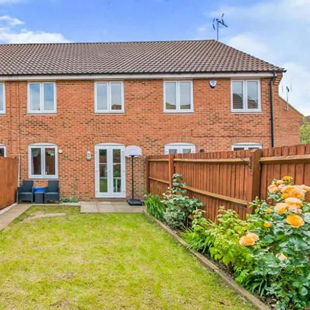 Image 2 - Clover Court, Yaxley, PE7 3FP, United Kingdom - Townhouse for sale