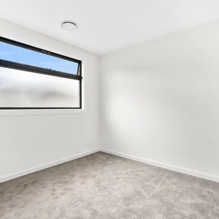 Rent this 3 bed townhouse on Porter Road in Heidelberg Heights VIC 3081, Australia