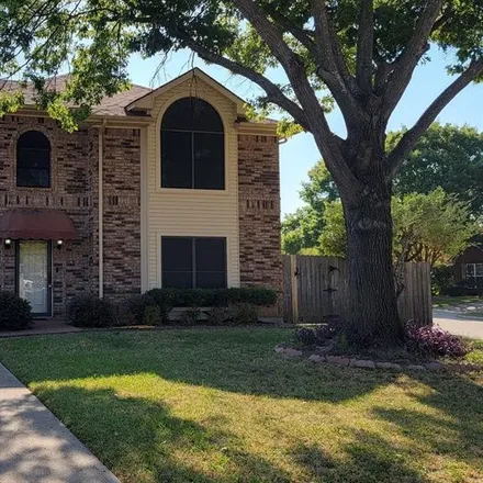 Buy this 3 bed house on 928 Bridgewater Lane in Mesquite, TX 75181