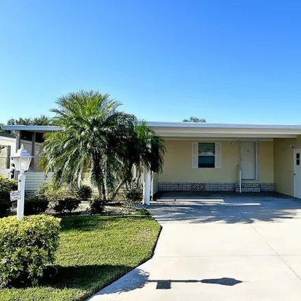 Buy this studio apartment on 2261 Woods and Water Court in Highlands County, FL 33872