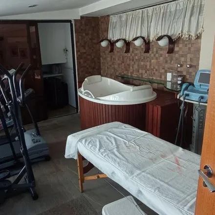 Buy this 4 bed apartment on Rua Domingues de Sá 302 in Icaraí, Niterói - RJ