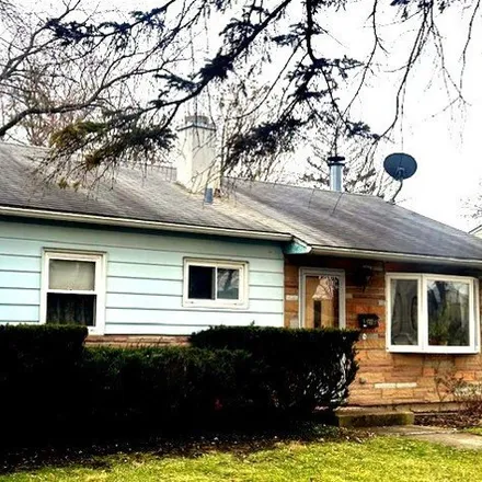 Buy this 3 bed house on 1325 Forest Avenue in Des Plaines, IL 60018