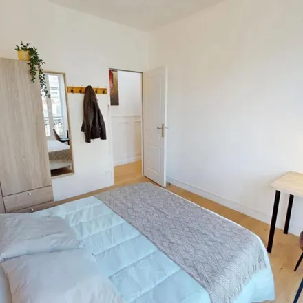 Rent this 2 bed apartment on 11 bis Rue Chaligny in La Vie Claire, 75012 Paris