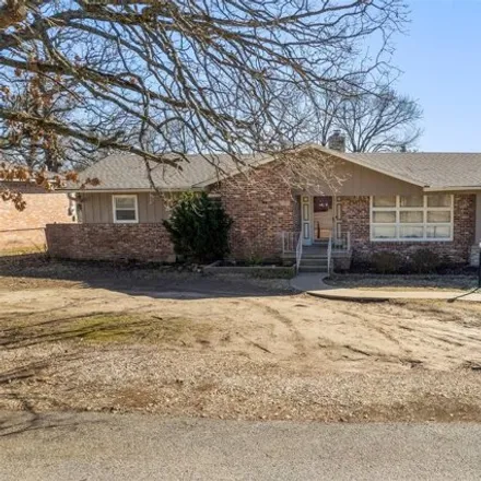 Buy this 3 bed house on 30 East 15th Street in Grove, OK 74344