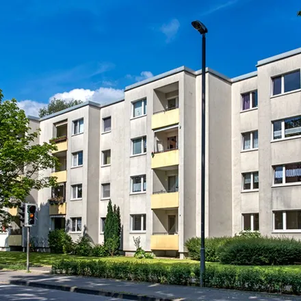 Rent this 3 bed apartment on Geschwister-Scholl-Straße 32 in 40789 Monheim am Rhein, Germany