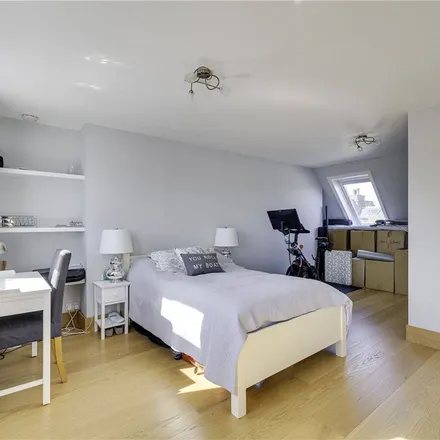 Image 9 - Gowan Avenue, London, SW6 6RQ, United Kingdom - Apartment for rent