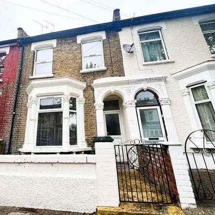 Rent this 4 bed townhouse on 74 Henderson Road in London, E7 8EF