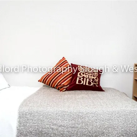 Image 7 - 2 Broomfield, Guildford, GU2 8LH, United Kingdom - Room for rent