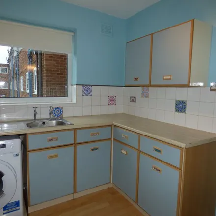 Image 2 - Douglas Court, Broxtowe, NG9 6ER, United Kingdom - Apartment for rent