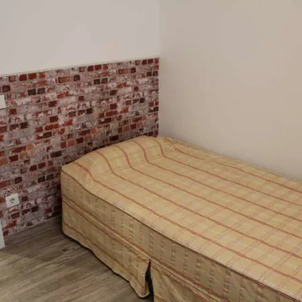 Rent this 5 bed apartment on Crisis in Calle de la Luna, 28