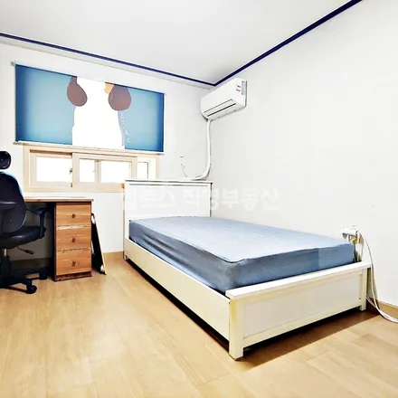 Rent this studio apartment on 서울특별시 관악구 신림동 108-8