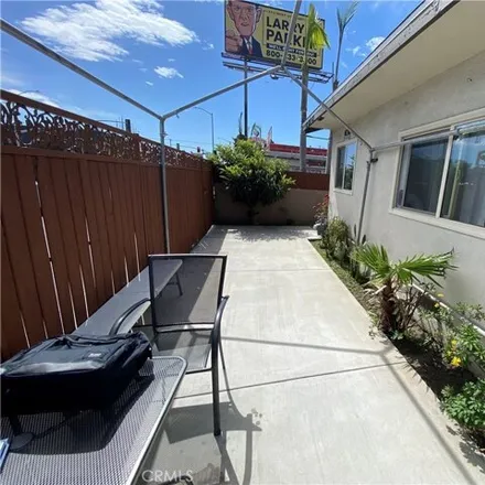 Image 3 - Hercules Burgers, West Gage Avenue, Los Angeles, CA 90003, USA - Apartment for sale