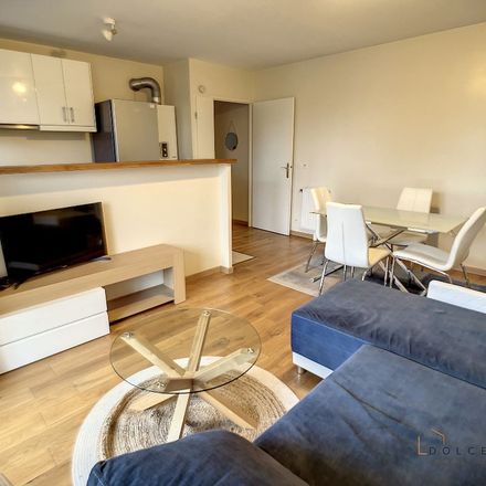 Rent this 3 bed apartment on Mairie de Neuilly-sur-Marne in Place François Mitterrand, 93330 Neuilly-sur-Marne