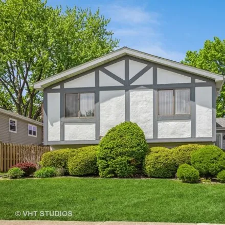 Image 2 - 1003 Foxworth Boulevard, Lombard, IL 60148, USA - House for sale