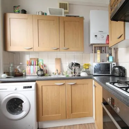 Image 3 - 10 Alexandra Grove, London, N4 2LF, United Kingdom - Apartment for rent