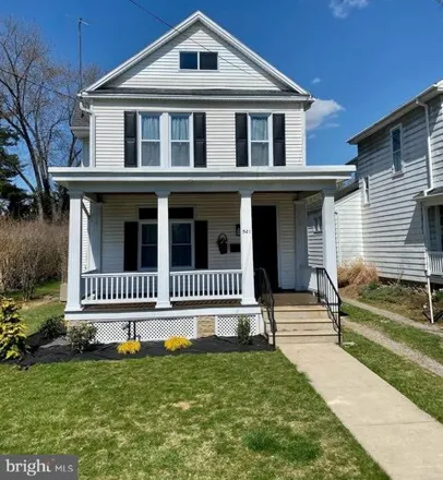 Rent this 3 bed house on 541 Montgomery Avenue in Chambersburg, PA 17201