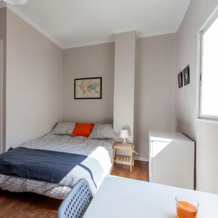 Rent this 6 bed room on Carrer de Joaquim Costa in 18, 46005 Valencia