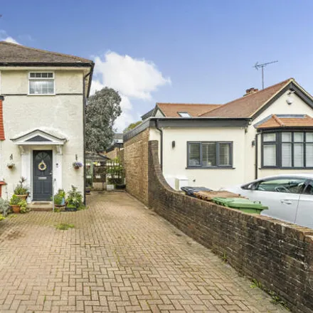 Buy this 4 bed duplex on 75 Strafford Gate in Potters Bar, EN6 1PW