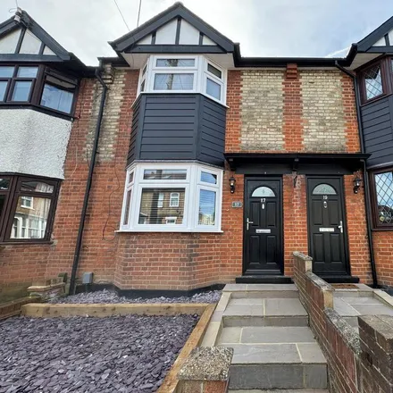 Rent this 3 bed townhouse on Bouverie Road in Chelmsford, CM2 0TX