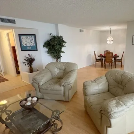 Image 7 - unnamed road, Saint Petersburg, FL 33710, USA - Condo for sale
