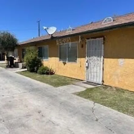 Image 3 - 38445 Larkin Avenue, Palmdale, CA 93550, USA - House for sale