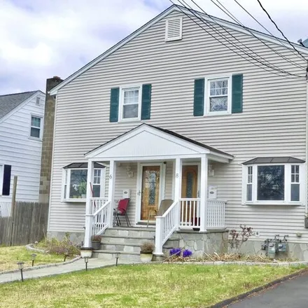Rent this 3 bed townhouse on 10 Amelia Place in Stamford, CT 06902