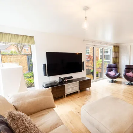 Buy this 4 bed house on Manningham Road in Stanwick, NN9 6TF