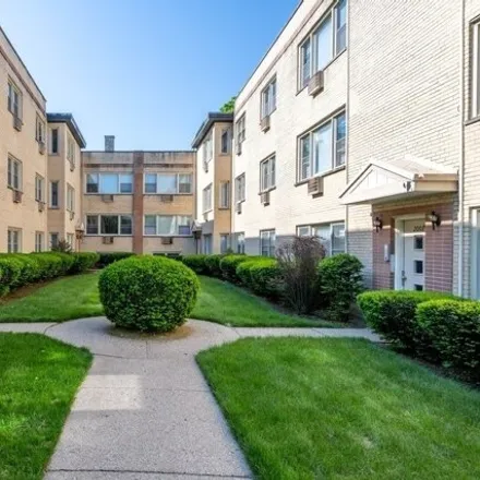 Rent this 2 bed house on 2001-2009 West Touhy Avenue in Chicago, IL 60626
