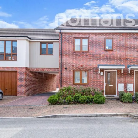 Rent this 3 bed townhouse on Peggs Way in Basingstoke, RG24 9FX