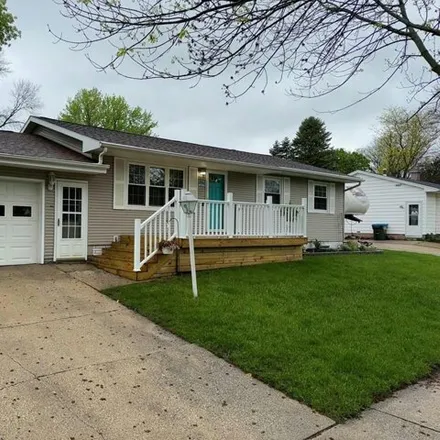 Buy this 4 bed house on 1223 26th Avenue North in Fort Dodge, IA 50501