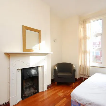 Rent this 4 bed apartment on 67 Galloway Road in London, W12 0PJ