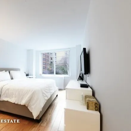 Image 7 - Concord, East 64th Street, New York, NY 10021, USA - Condo for rent