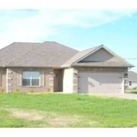 Rent this 3 bed house on 2473 West 26th Street in Joplin, MO 64804