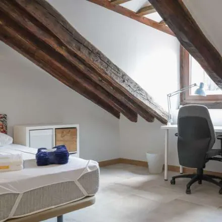 Rent this 3 bed apartment on Madrid in Calle de Cuchilleros, 2