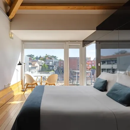 Rent this studio apartment on Porto