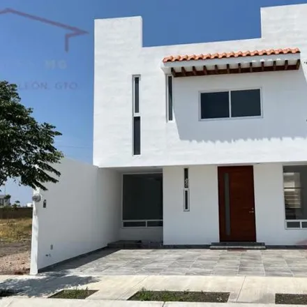 Buy this 3 bed house on Oxxo in Boulevard Aeropuerto, Santa Cruz (Las Crucitas)