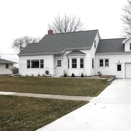 Buy this 4 bed house on 627 Poplar Street in Osage, IA 50461