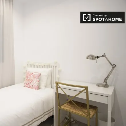 Rent this 3 bed room on Plaza de Manuel Becerra in 17, 28028 Madrid