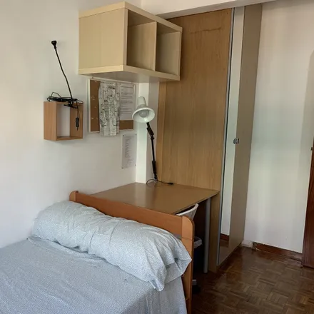 Rent this 3 bed room on Madrid in Calle de Francisco de la Fuente, 7