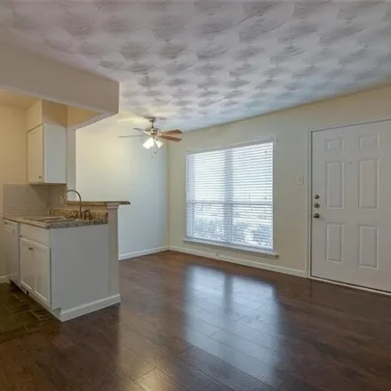 Image 5 - 5124 Live Oak Street, Dallas, TX 75206, USA - Apartment for rent